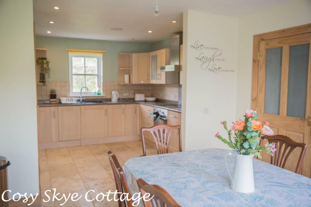 Cosy Skye Cottage Kingsburgh エクステリア 写真